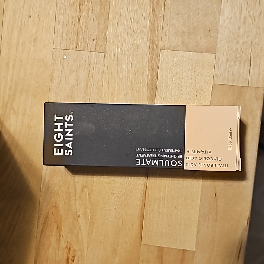 Eight Saints brightening treatment 1.7oz